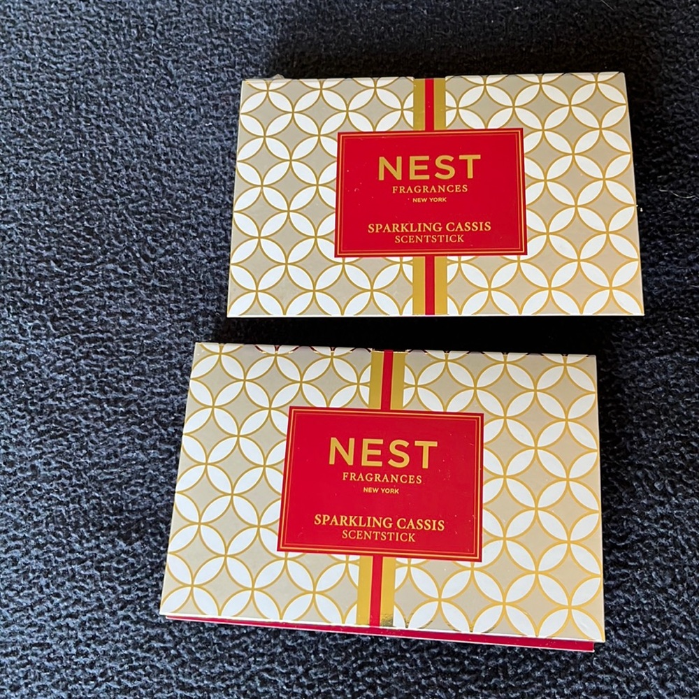 Set of 2 NEST Fragrances Sparkling Cassis Scent Sticks